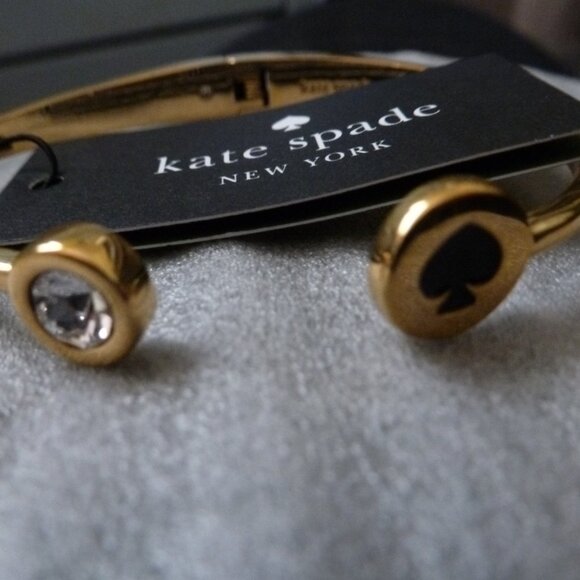 NEW Kate Spade Spot the Spade hinged bangle bracelet - Picture 3 of 3